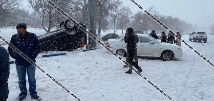 Արտակարգ իրավիճակ Երևան-Սևան ճանապարհին. մերկասառույցը դարձել է 30-ից ավելի ավտոմեքենաների վթարի պատճառ