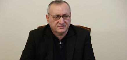 ԱՀ ԱԺ նախագահ Արթուր Թովմասյանը հրավիրել է աշխատանքային խորհրդակցություն