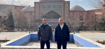 Իրևանում մնացած միակ ադրբեջանական հուշարձանն է․ ադրբեջանցիների շրջագայությունները Երևանում