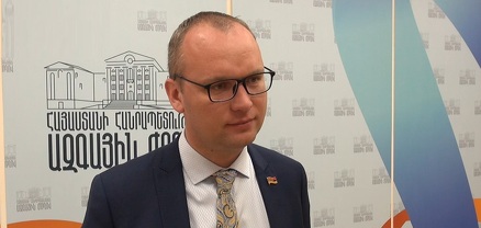 Որքանո՞վ է կոռեկտ, որ ես պատասխանեմ Արցախի վերաբերյալ հարցին. Ալեքսեյ Սանդիկով