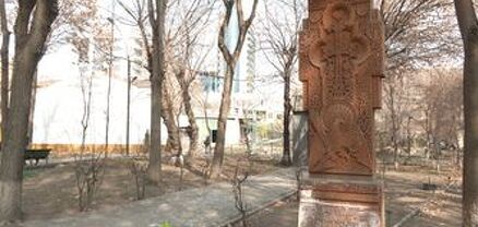 101 տարի առաջ այս օրը. ինչ խաչքար է տեղադրված Թատերական այգում