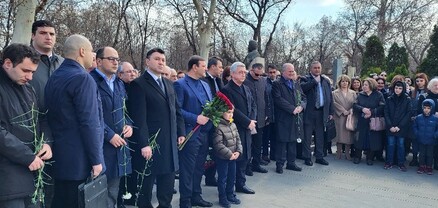Ընդդիմությունը` Սերժ Սարգսյանի գլխավորությամբ, այցելել է Անդրանիկ Մարգարյանի շիրիմին․ ուղիղ