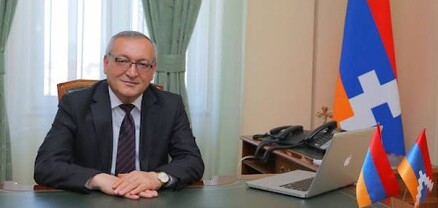 Արթուր Թովմասյանն ու Արտակ Բեգլարյանը Երևանում հանդիպել են զոհվածների մի խումբ տեղահանված հարազատների