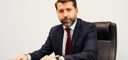 Դուք ինձ դրդում եք ապօրինության. նախարարը՝ Հովիկ Աբրահամյանի տան վաճառքի մասին. Առավոտ