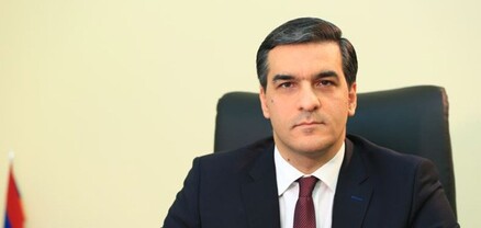 Ակնհայտ է, որ Կառավարության ղեկավարը ԱԺ կառավարող խմբակցության պատգամավորներին դիտարկում է որպես իր ենթակաների կամ «աշխատողների». Արման Թաթոյան