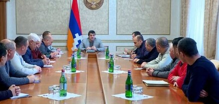 Արայիկ Հարությունյանը պահեստազորի սպաների հետ քննարկել է ստեղծված իրավիճակը