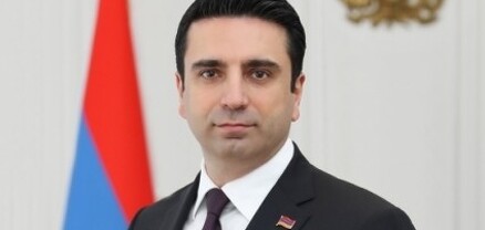 Ալեն Սիմոնյանը ստորագրել է  մի շարք օրենքներ