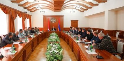 Արցախի պետնախարարը քաղպաշտպանության ծառայությունների ղեկավարների հետ խորհրդակցություն է անցկացրել