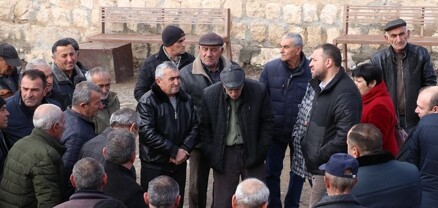 Վահան Քերոբյանը Խաչիկ գյուղի բնակիչներին կոչ է արել շատ հող մշակել