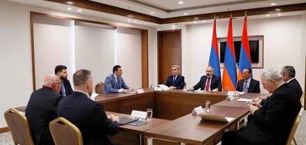 Փաշինյանը մասնակցել է արտախորհրդարանական քաղաքական ուժերի ժողովի հերթական նիստին