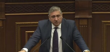 Այն, ինչ դուք անում եք, շատ անշնորհք վերաբերմունք է խորհրդարանի նկատմամբ. Արթուր Խաչատրյան