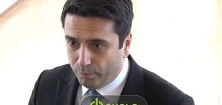 Նիկոլ Փաշինյանի պատճառով են լրագրողներին վատ վերաբերվում․ լրագրողի դիտարկումը զայրացրեց Ալեն Սիմոնյանին