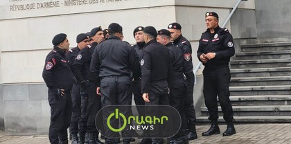 Բողոքի ակցիա՝ ԱԳՆ-ի դիմաց. ոստիկանության էլիտար ստորաբաժանումներ են  կենտրոնացվել