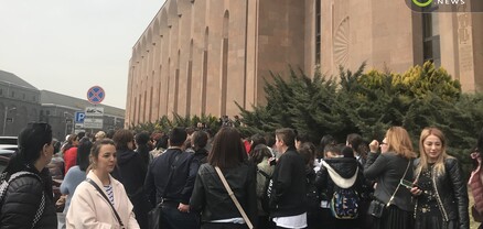 Հավանաբար հաջորդ ընտրությունների համար են պատրաստվում. Չեխովի դպրոցի տնօրենի համար ակցիա՝ քաղաքապետարանում