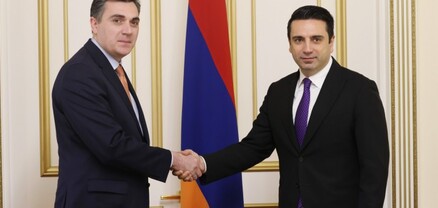 Հայաստանը քայլեր է ձեռնարկում իր բոլոր հարևանների հետ հարաբերությունները բարելավելու ուղղությամբ. Ալեն Սիմոնյանը՝ Վրաստանի ԱԳ նախարարին