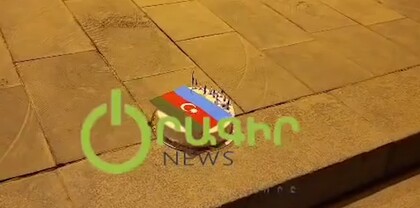 Տորթ՝ Նիկոլ Փաշինյանի համար. ակցիա Կառավարության շենքի մոտ