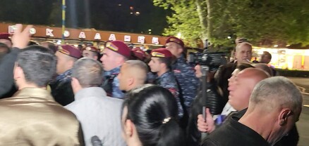 Մերկ անձը վազել է Ազատության հրապարակով, հետո սկսվել է ծեծկռտուք. տեսանյութ