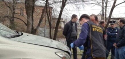 Կրակոց Երևանում․ Դավիթ Մալյան փողոցում հայտնաբերվել է կրակոցի հետքով Lexus. shamshyan.com