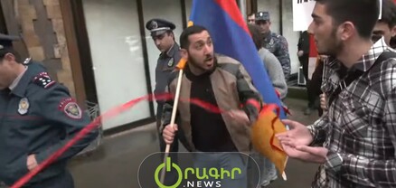 Կողմ ես, որ Արցախը հայկական մնա՝ միացիր, եթե դեմ ես՝ գնա. վիճաբանություն՝ ակցիայի ժամանակ