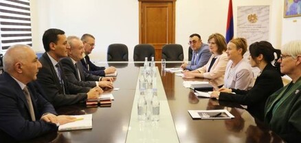 Վահրամ Դումանյանն ընդունել է ԱՄՆ Խաղաղության կորպուսի հայաստանյան գրասենյակի ղեկավարին