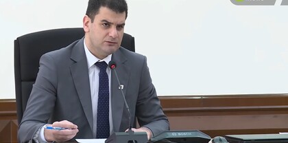 Արդեն չորրորդ ամիսն է, որ գործը նպատակային «պռավալ» եք տալիս. քաղաքապետը զայրացավ