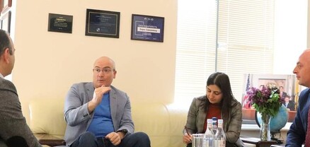 Զարեհ Սինանյանը հանդիպել է Իռլանդիայի սփյուռքի ազգային կազմակերպության  նախագահ Մայք Ֆերիքին