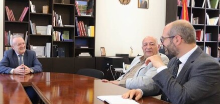 Վահրամ Դումանյանը Մայր թատրոնի ղեկավարության հետ քննարկել է կառույցի հոբելյանին վերաբերող հարցեր