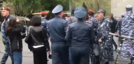Քաղաքացիներից մեկը հայհոյանքներ է հնչեցրել հացադուլ իրականացնող տղաների հասցեին