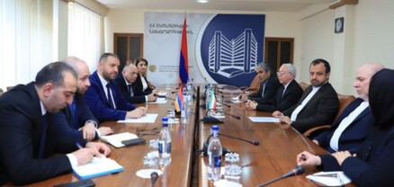 Վահան Քերոբյանն ընդունել է Իրանի ֆինանսների նախարարին