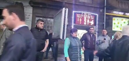 Քաղաքացուն զայրացրին ընդդիմադիրների՝ «Նիկո՛լ, դավաճան» վանկարկումները