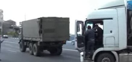 Քաղաքացիները բեռնատարներով փակել են Հաղթանակի կամուրջը