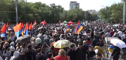 Ֆրանսիայի հրապարակում հավաքված ցուցարարները շարժվում են դեպի ԱԺ