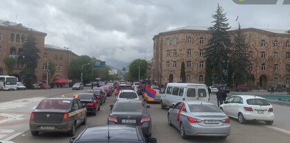 «Դիմադրություն» շարժման մասնակիցները ավտոերթով Վանաձորում են․ ընդդիմության հանրահավաքը մեկնարկել է
