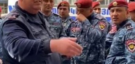 «Ուղղակի տղայական մթնոլորտ է». ոստիկանները փողոցում ժողով են գումարել
