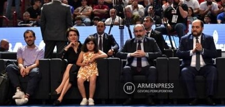 Նիկոլ Փաշինյանը ներկա է բռնցքամարտի Եվրոպայի առաջնության կիսաեզրափակիչ մենամարտերին
