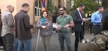 Բողոքի ակցիա` ոստիկանության բաժնի դիմաց.ՈւՂԻՂ