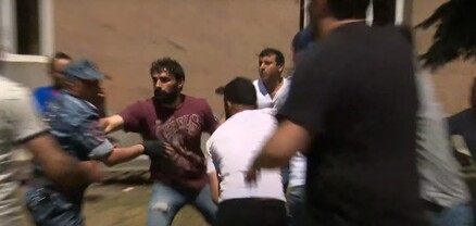 Ցուցարարները ակցիայի ժամանակ փորձեցին ծեծել ոստիկանին