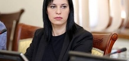ԶՈՒ ԳՇ պետ չունեցող ՊՆ-ն երաժիշտ և պարող զորակոչիկների լսումներ ու դիտումներ է հրավիրում. պատգամավոր