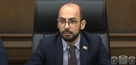 Երևանի փողոցներում Արցախի դրոշ տեղադրելով՝ Արցախ չեն փրկում․ Հովհաննիսյան