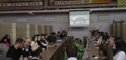 Արտակ Բեգլարյանը բանախոսել է Արցախի պետական համալսարանի ուսանողական համագումարում