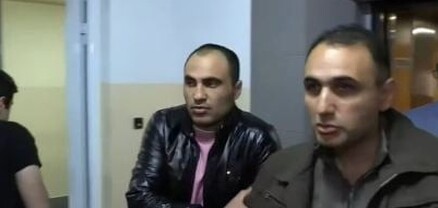 Ոստիկանները Ավետիք Չալաբյանին առևանգում են իր բնակարանից