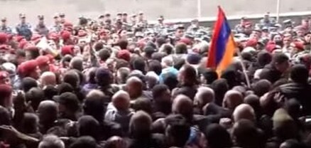 Քաշքշուկի առաջին շարքում այն կարմիրբերետներն էին, որոնց նկատմամբ քրգործեր էին հարուցված. Աբրահամյան