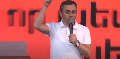 Ասել ենք՝ տղա ե՞ք, եկեք, չեն գալիս, որովհետև պատրաստվում եք երկիրը հանձնել, ամսի 3-ը լինելու է ձեր քաղաքական գերեզմանը. Սաղաթելյան