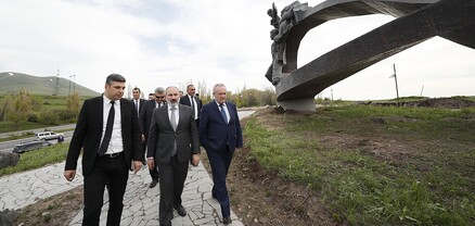 Վարչապետը ծանոթացել է երկու արձանների վերականգնման ուղղությամբ իրականացված աշխատանքներին