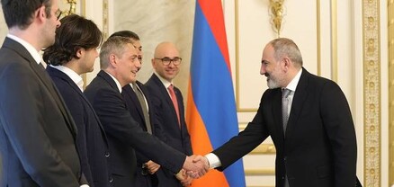 Նիկոլ Փաշինյանն ընդունել է Իտալիա-Հայաստան բարեկամական խմբի ներկայացուցիչներին