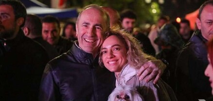 Ռոբերտ Քոչարյանը դստեր հետ Ֆրանսիայի հրապարակում է