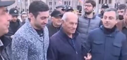 «Դիմադրության» շարժման անդամներին Սպիտակում դիմավորել են աղուհացով