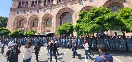 Ոստիկանական պատ՝ «Մարիոթ» հյուրանոցի մոտ