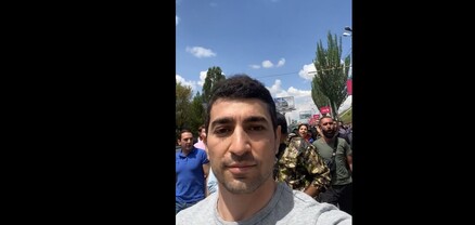 Լևոն Քոչարյանը քաղաքացիների հետ ճանապարհ է փակել․ տեսանյութ