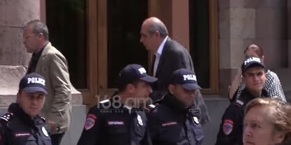 Լևոն Բարսեղյանը հերքում է, որ կառավարությունում քննարկվել է ցուցարարների նկատմամբ ուժի կիրառումը